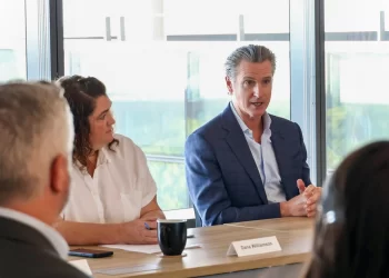 뉴섬 주지사 전 비서실장 체포 … 연방대배심, 공직부패 혐의 기소