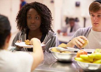 “방학이 더 위험하다”… 청소년들,  집·식사 끊기면 착취 표적