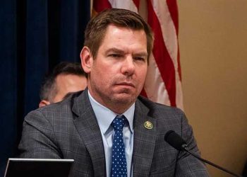 민주, 내년 캘리 주지사 경선 물밑 경쟁치열 … 에릭 스월웰, 출마할듯