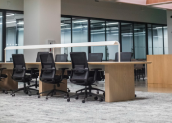 광범위한 고용둔화 진행 중 … 민간고용 3만 2천개 급감