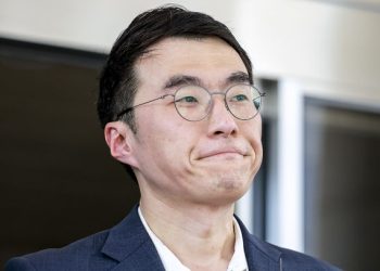 ‘현지 누나’ 문자논란 김남국 …”사직서 수리”