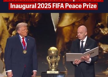 ‘노벨평화상 대신 FIFA평화상’ 받은 트럼프 “‘미식축구’ 이름 바꿔야”