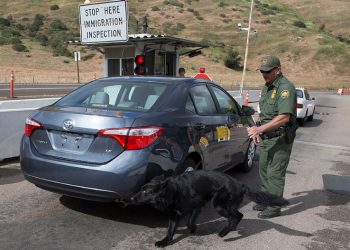 트럼프 정부, 캘리포니아 국경에 군사지대 신설