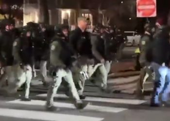 브라운대 시험 중 대규모 총격사건, 11명 사상… 아이비리그 덮친 비극