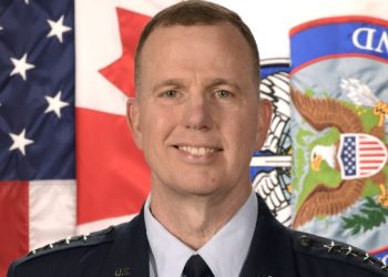 현직 4성 장군, 트럼프 안보관 공개반박 … “‘내부의 적’ 없다”