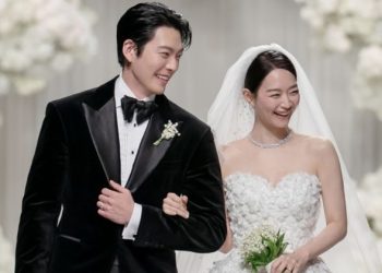 “신민아, 암투병 김우빈 위해 공양미 이고 기도”