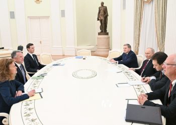 푸틴 “모든 수단 동원 돈바스 차지할 것”