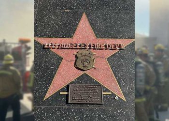 [화제]14살  소녀의 편지 한 통, LA 소방국 할리웃의 별로 떴다.