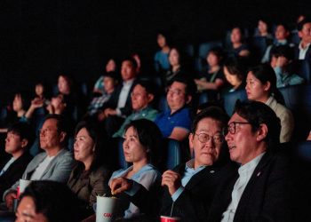 방송가 ‘조진웅 지우기’ … 조진웅, 갱단과의 전쟁 내레이션 맡아