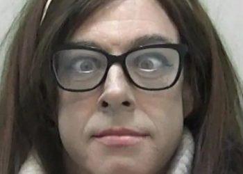 아동성추행 남성, “나는 자웅동체” 주장