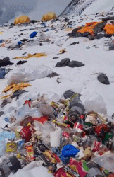 에베레스트, 등반객 쓰레기로 몸살…”이대로는 질식”(영상)