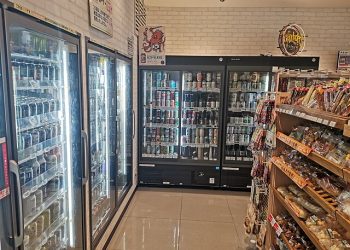 편의점서 충격 사건…진열대에 ‘오줌 담긴 페트병’ 발견