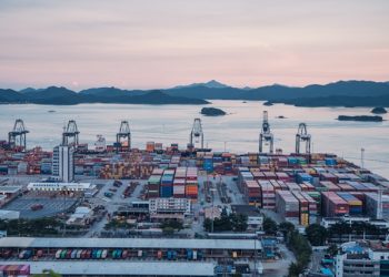 “중, 흑자 세계최초 1조달러”…”미, 적자 1조달러 돌파”