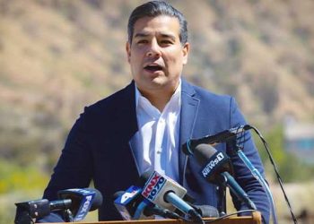 캘리포니아 보험료 폭등, 이유 따로 있다 … 라라 주 보험국장, 부패의혹 확산