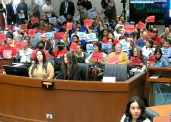 ‘곤돌라’ 메트로 회의 아수라장 초유사태 … 발언 막자 주민들 반발