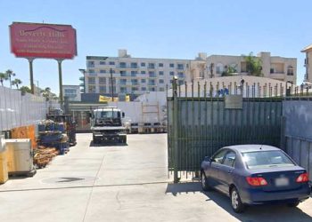 여친과 통화 중 남성  총격 사망 …LA 소니스튜디어 앞 차량서