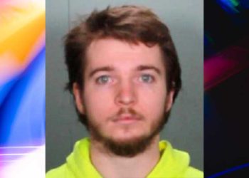 어린 소녀 제자들 가스라이팅 성관계 … OC  체조 코치 체포