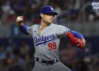 다저스·레드삭스 월드시리즈 우승 투수 조 켈리 은퇴