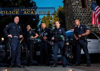“치안불안 LA, 경찰 채용동결 안돼” …배스 시장, 440만달러 추가예산 요청