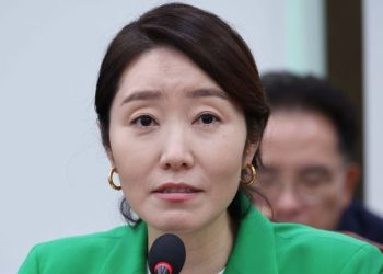 ‘1억 공천헌금 수수 의혹’ 강선우, 민주당 탈당 “