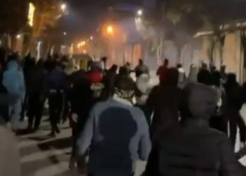 ‘최악의 경제난’ 이란 시위 유혈사태 비화  … 시위대 등 6명 사망