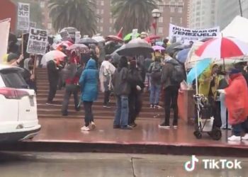 LA 등 미 곳곳서 반전 시위 … “석유 위한 전쟁 반대”