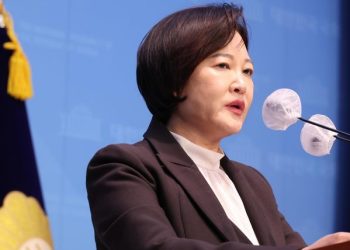 이수진 전 민주 의원  “김병기 의혹 탄원서 김현지에 전달”