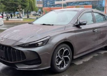 북한이 만든 신형 승용차 ‘천리마’