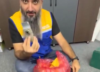 [이런일도] 2010년 주문한 휴대전화, 16년만에 도착