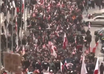 그린란드 총인구 10% 모여 “양키고홈” … 덴마크서도 “미국 손떼라” 집회