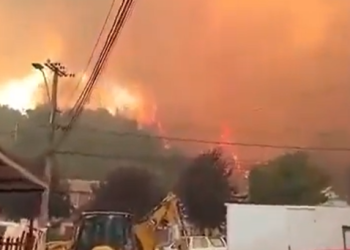 남미 칠레 대형산불 확산, 16명 사망 3만여명 대피..국가 재난사태