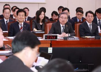 “정부여당이 비준동의 반대”…방미 김민석에 “핫바지 라인”