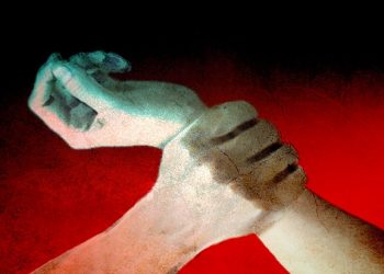 “환자 눈 가린 채 중요 부위 핥게 해”…40대 치과의사 체포