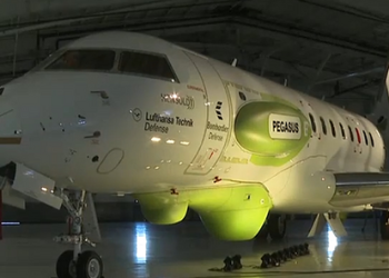 트럼프 “캐나다산 항공기 인증 전부 취소…관세 50% 부과” … 중국 밀착 보복