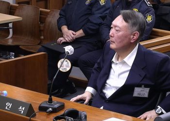 체포방해 1심 징역 5년…尹측 “정치화된 판결, 당연히 항소”