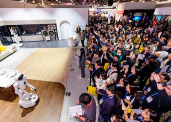 K-로봇, ‘피지컬 AI’로 존재감 폭발…현장 ‘인산인해'[CES 2026]