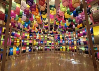 LA 한인타운에 내려앉은 1000개의 빛… ‘진주 실크등’ 특별전 화제