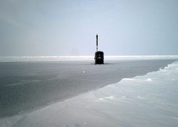 “러, 북극권 배타적 수역·군사기지 절반 차지”