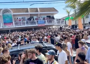 “음악 끄고 집에 가!” 산타바바라, ‘광란의 파티’ 델토피아와 전쟁