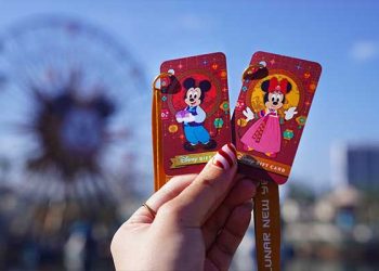 디즈니랜드, ‘말띠 해’ 음력 설 축제 개막… 한·중·베 문화 한자리에