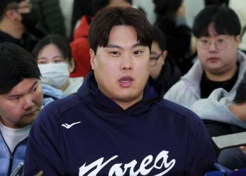 류현진, 16년만 태극마크에 투수 조장까지…”책임감 무겁다”