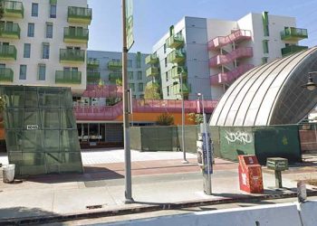 버몬트/산타모니카 메트로역 40대 남성 치여 중태