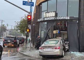 한인타운 3가-웨스턴 베이커리 매장에 차량돌진