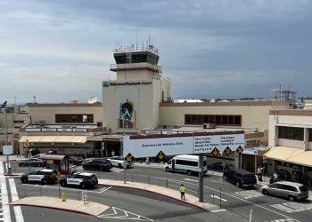 할리웃 버뱅크 공항 공중 충돌 위험 … NTSB,경고