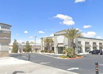 유리 화병으로 여성 2명 공격…26세 남성, 살인미수 등 혐의로 체포