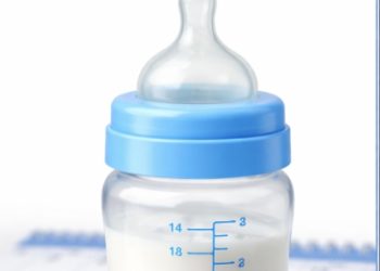 젖병에 술 넣어 3개월 아들 살해한 미국 엄마