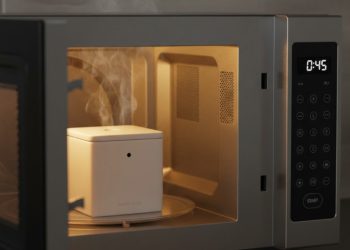 틱톡 챌린지 전자레인지에 ‘젤리 니도’ 돌렸다 폭발, 화상