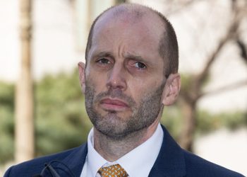 경찰, 국회 위증’ 쿠팡 로저스 대표 ‘국정원 지시’ 발언 추궁