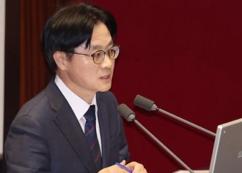 김정관 “특별법 통과시 美관세 정상화 가능”