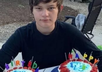 (2보)살인마의 정체 18세 성전환생 … 모친-동생 살해 후 총기난사